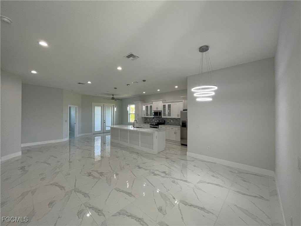 721 Ne 11th Ter - Photo 5 of 31