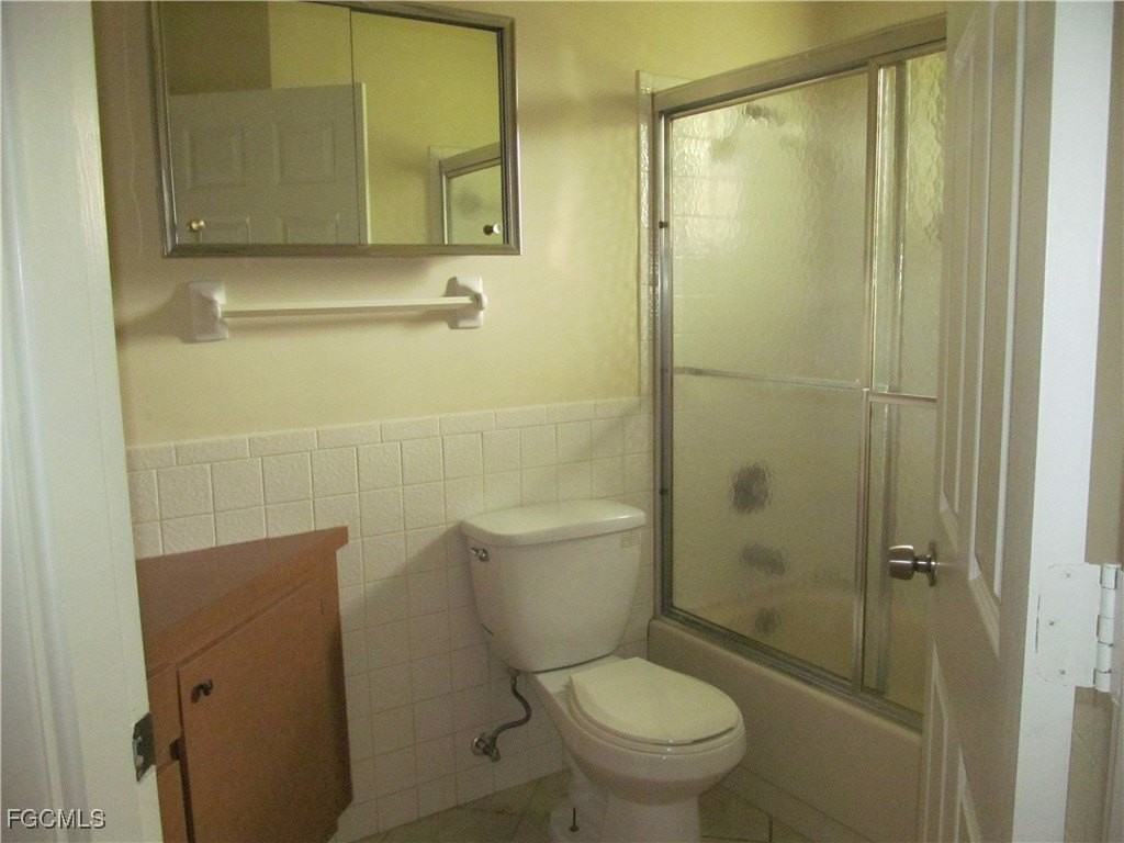 1411 Caywood Cir S - Photo 4 of 17