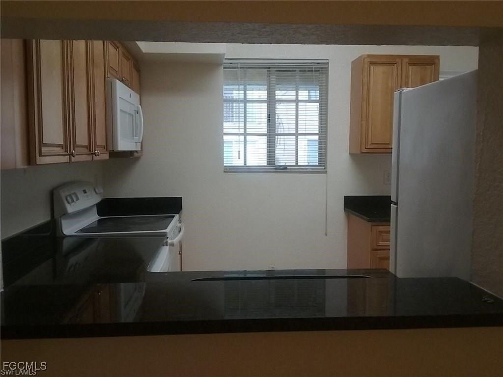 8358 Bernwood Cove Loop Apt 712 #712 - Photo 5 of 19