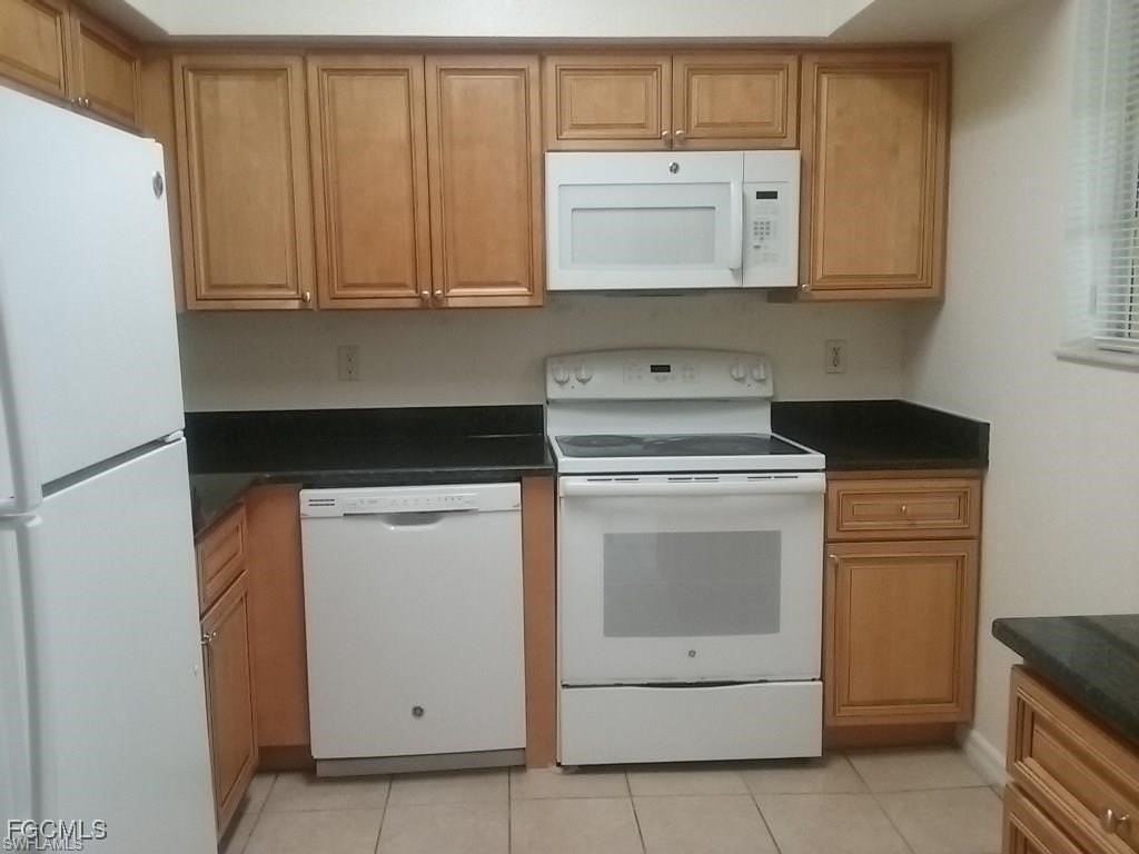 8358 Bernwood Cove Loop Apt 712 #712 - Photo 6 of 19