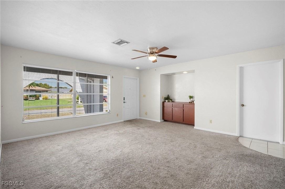 9721 Deerfoot Dr - Photo 5 of 37