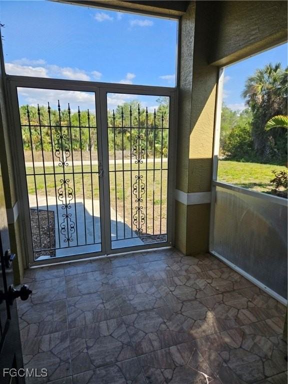 713 Palmetto Ave - Photo 3 of 39