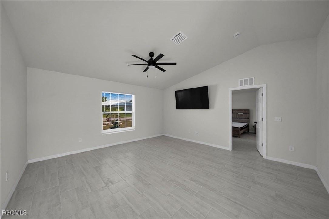 1106 Ne 11th Ave - Photo 4 of 32