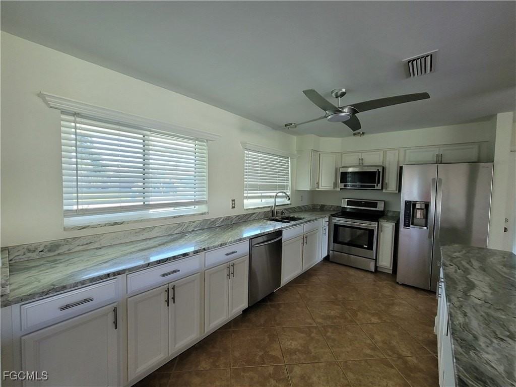 3829 Se 10th Ave - Photo 3 of 34