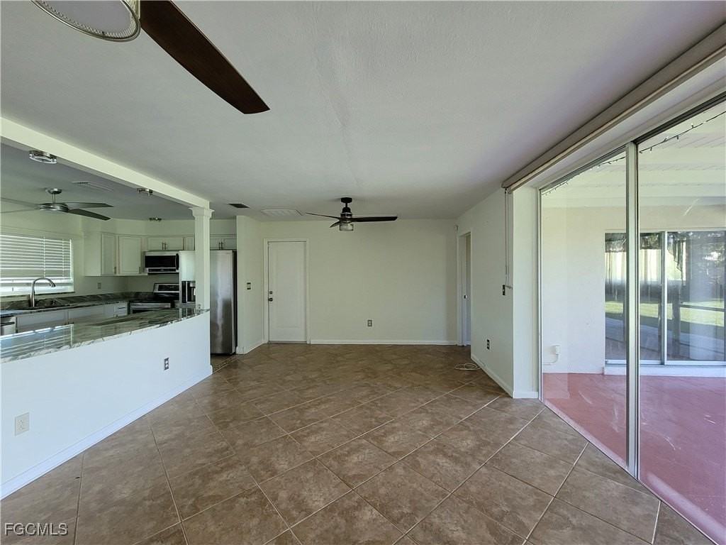 3829 Se 10th Ave - Photo 6 of 34