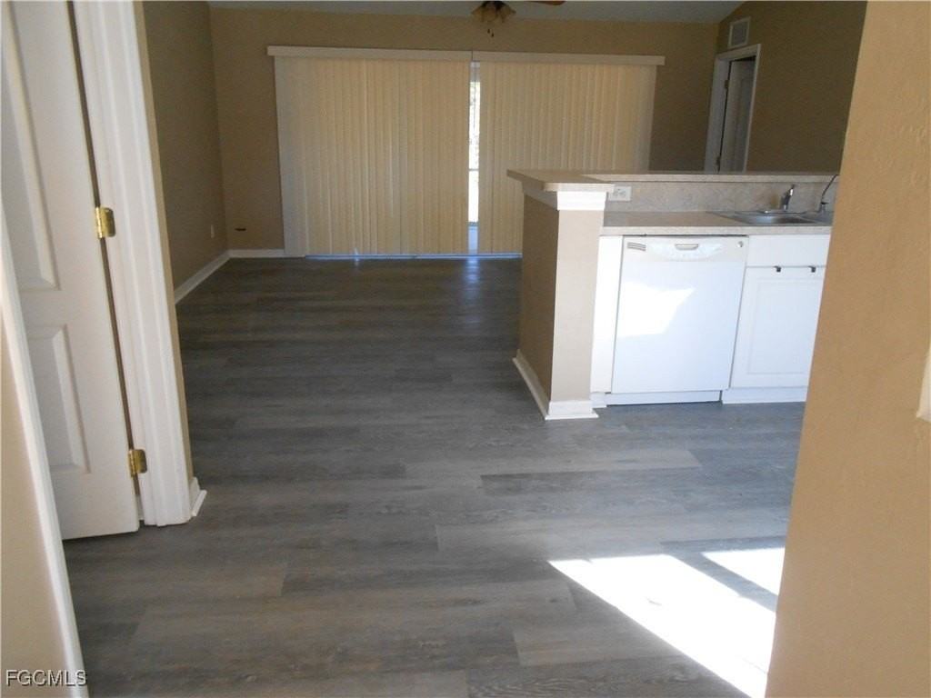 3208 71st St W - Photo 4 of 24