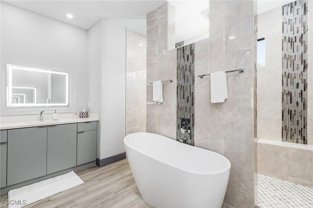 1802 Sw 2nd Ter - Photo 3 of 8