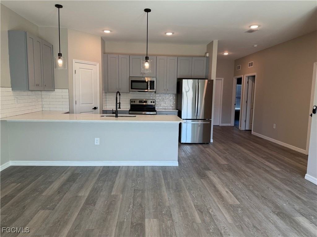 5207 30th St Sw - Photo 4 of 24