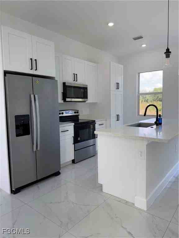 1832 Lindsay St - Photo 2 of 18