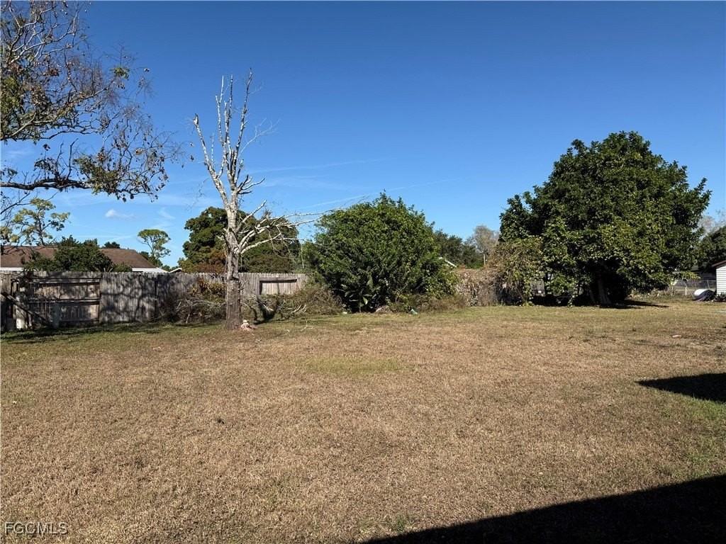 904 Hudson Ave - Photo 4 of 18