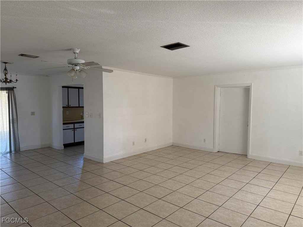 904 Hudson Ave - Photo 6 of 18