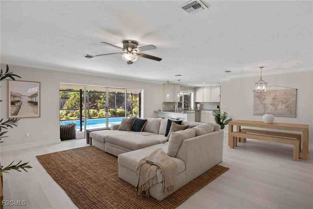 3906 Se 20th Pl - Photo 2 of 19