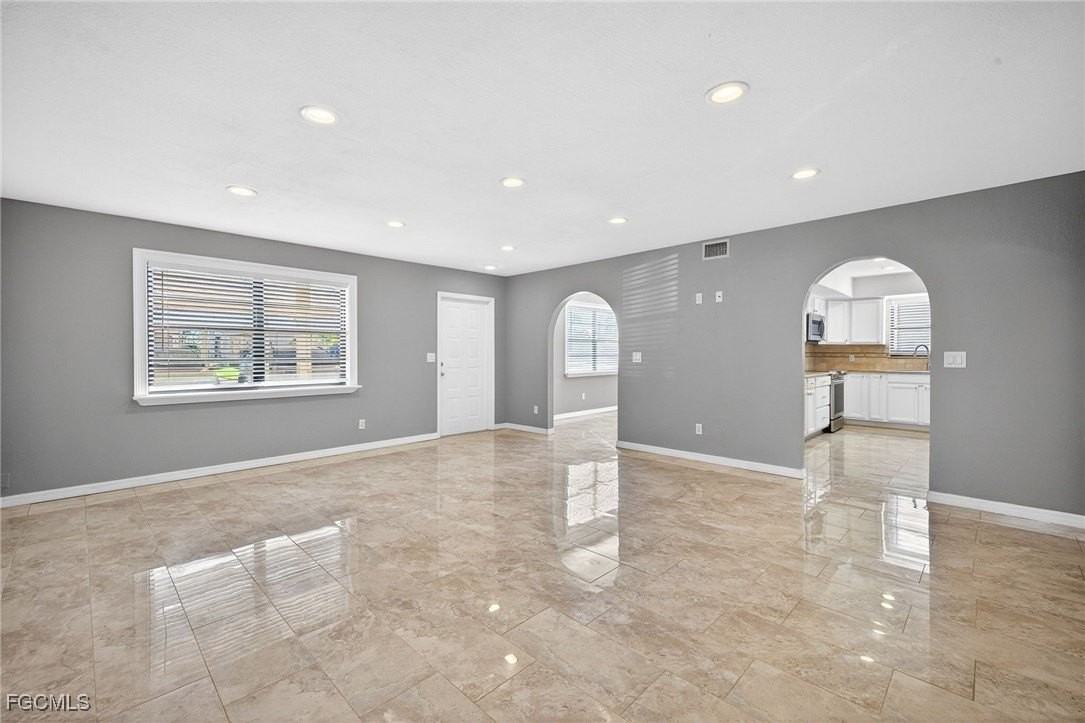 1303 Sw 16th Ter Apt 101 #101 - Photo 3 of 19