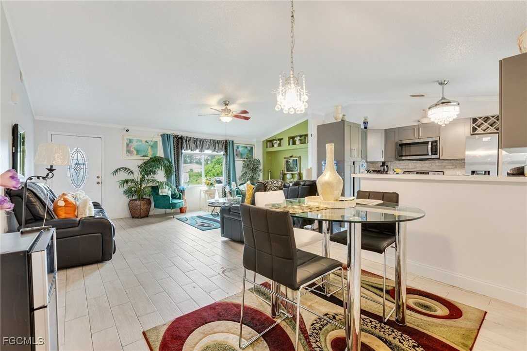 503 E 13th St - Photo 4 of 13