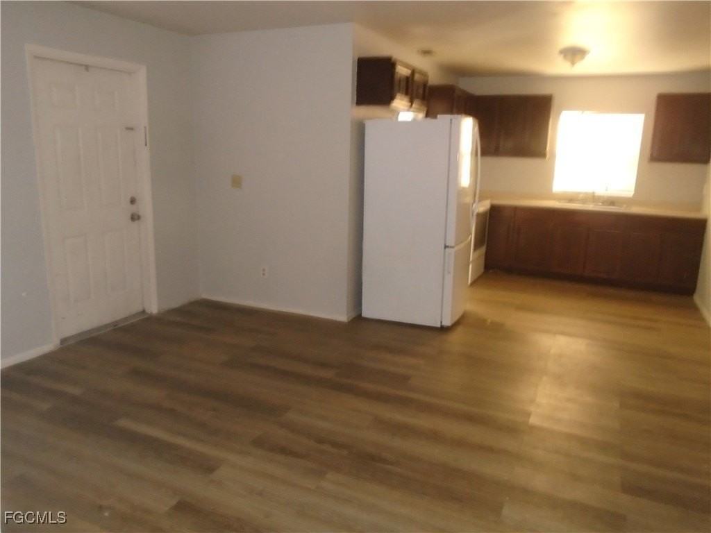 8265 Beacon Blvd - Photo 3 of 7