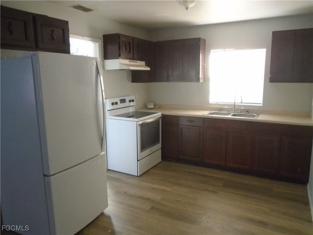 8265 Beacon Blvd - Photo 5 of 7