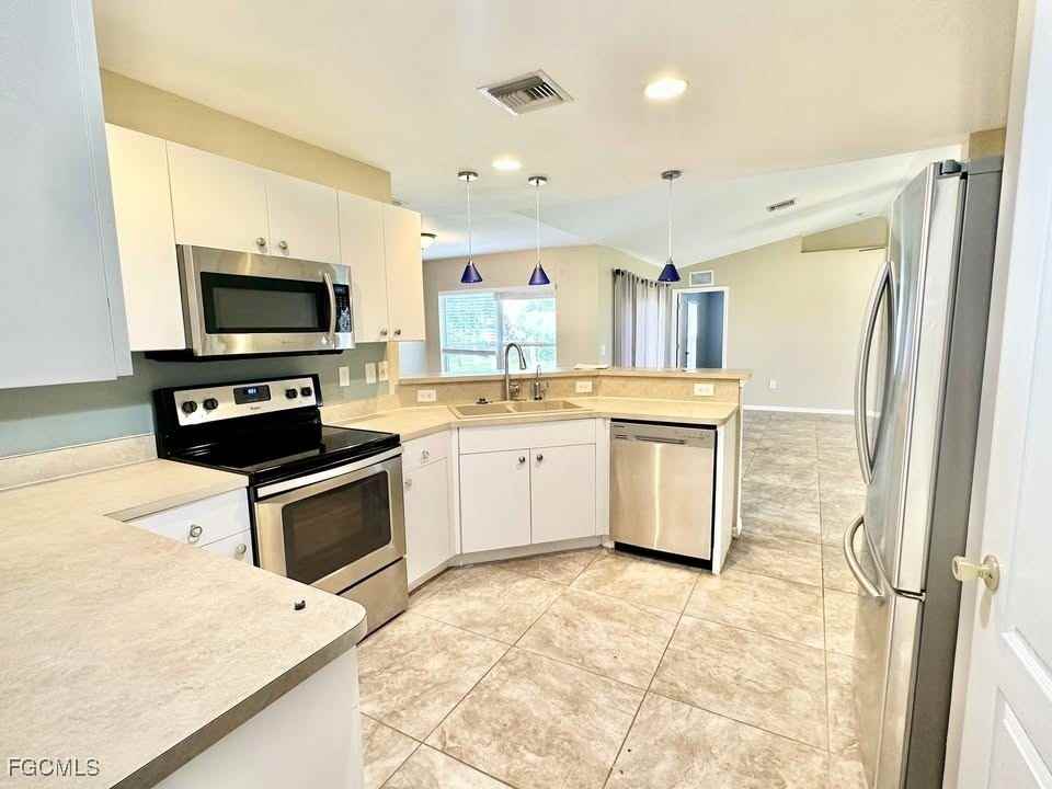 2453 Nw 8th Ter - Photo 5 of 13