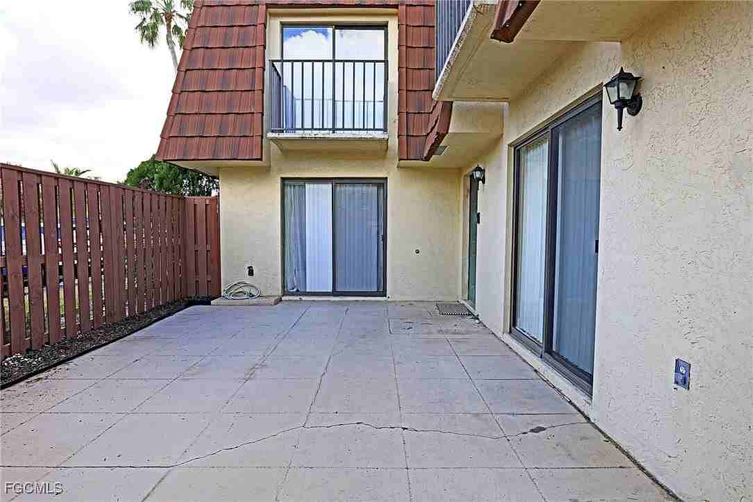 5219 Cedarbend Dr Apt 4 #4 - Photo 2 of 22