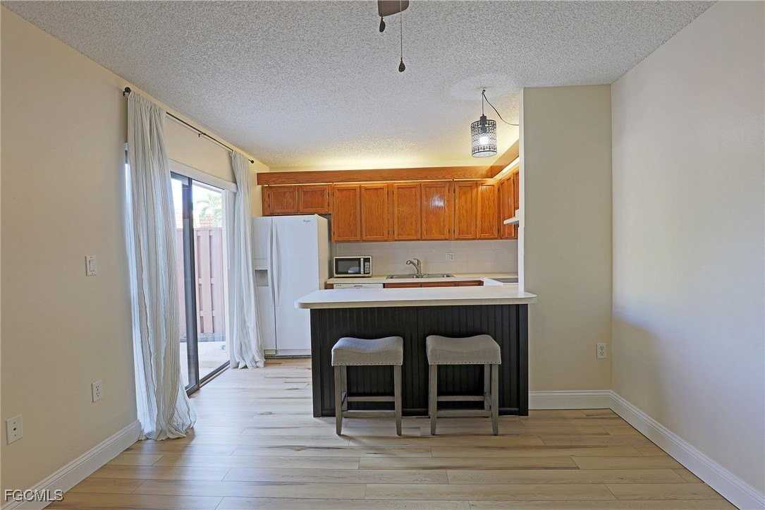 5219 Cedarbend Dr Apt 4 #4 - Photo 3 of 22