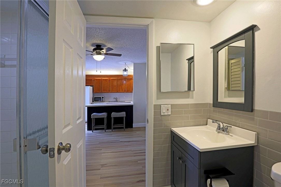 5219 Cedarbend Dr Apt 4 #4 - Photo 7 of 22