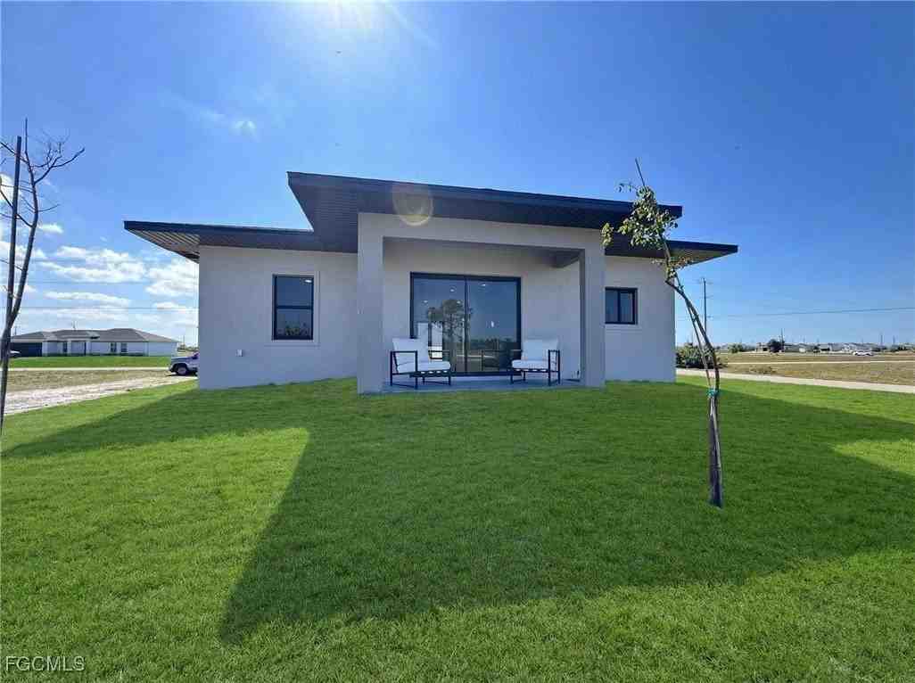 4114 Nw 38th St - Photo 4 of 15