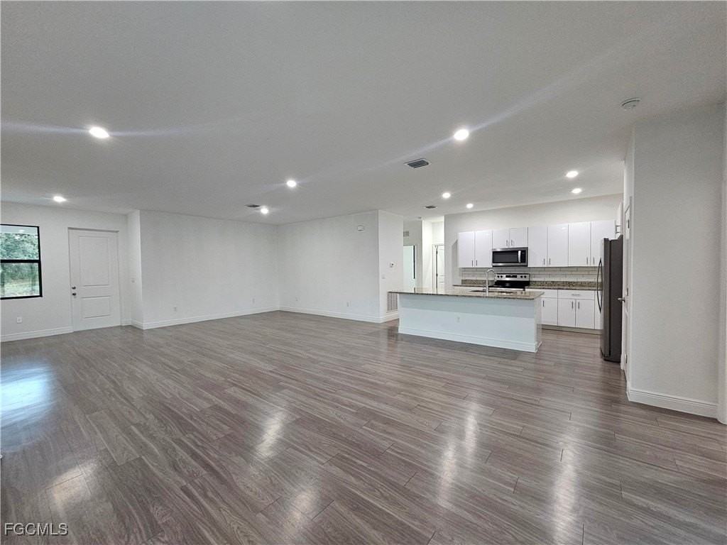 8059 Sherwood Cir - Photo 3 of 22