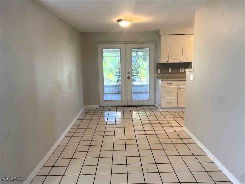 2173 Barry Dr - Photo 3 of 9