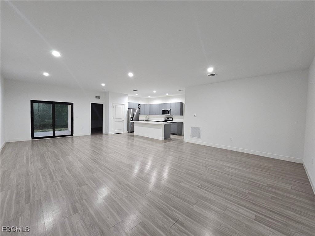 5002 Gramercy Rd - Photo 2 of 27