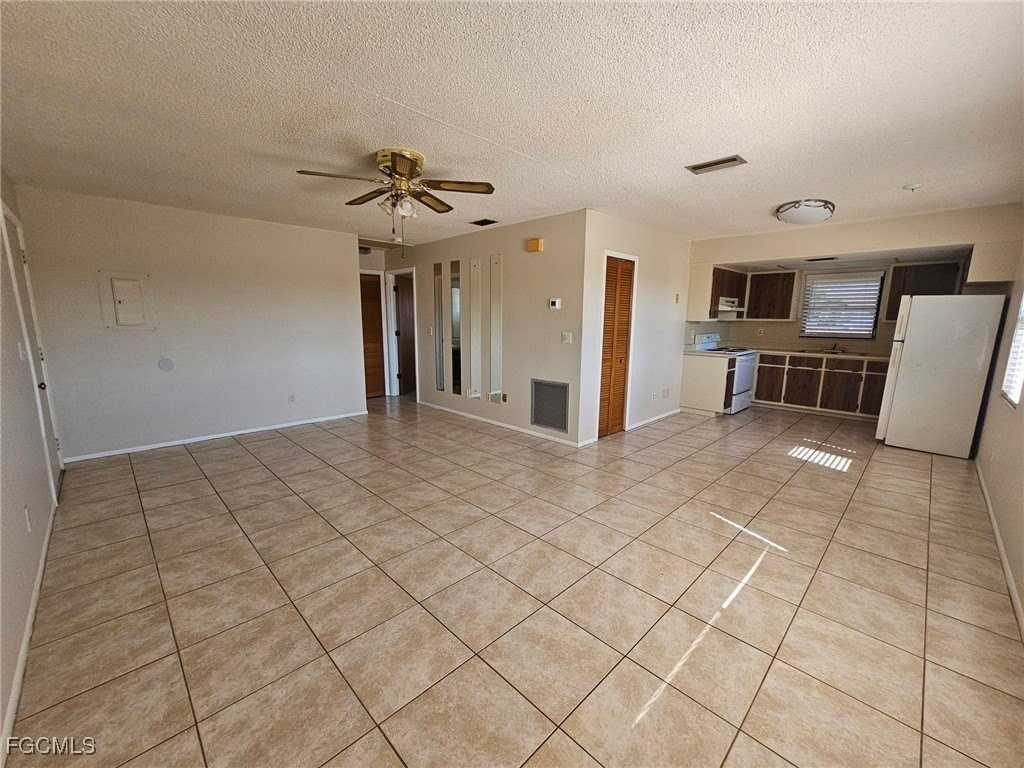 1221 Se 46th Ln Apt M #M - Photo 3 of 12