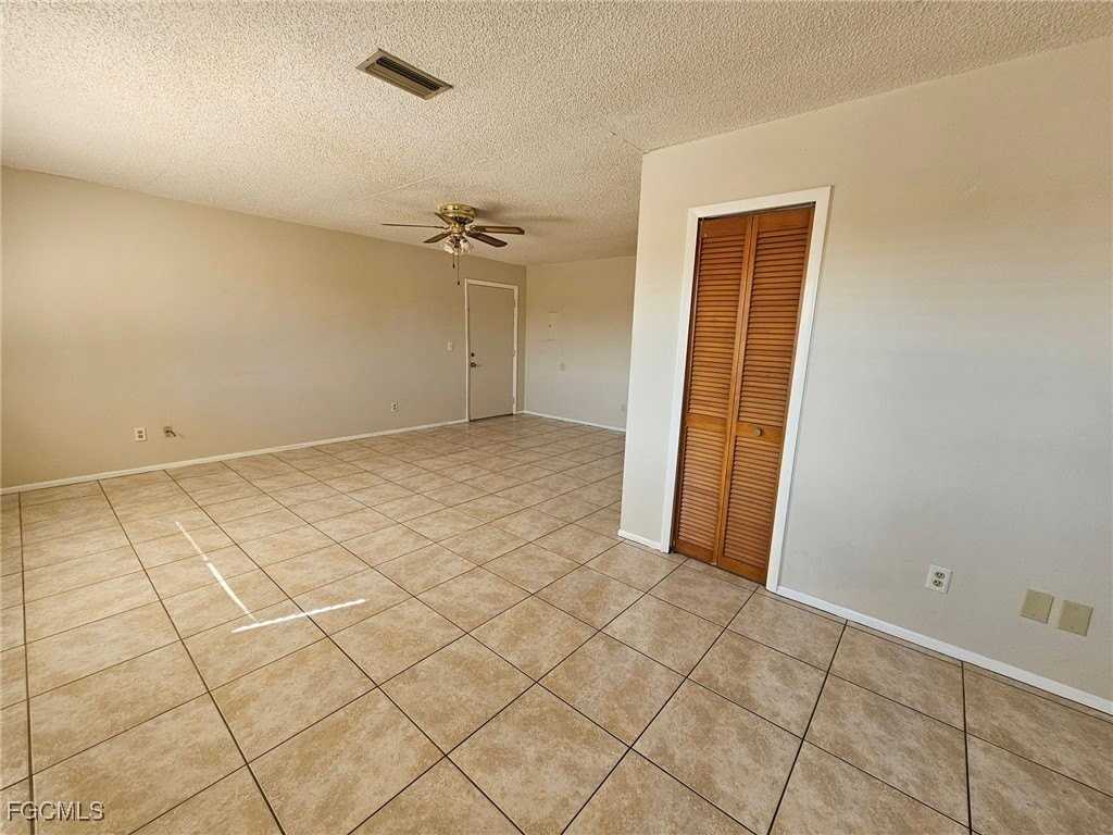 1221 Se 46th Ln Apt M #M - Photo 5 of 12