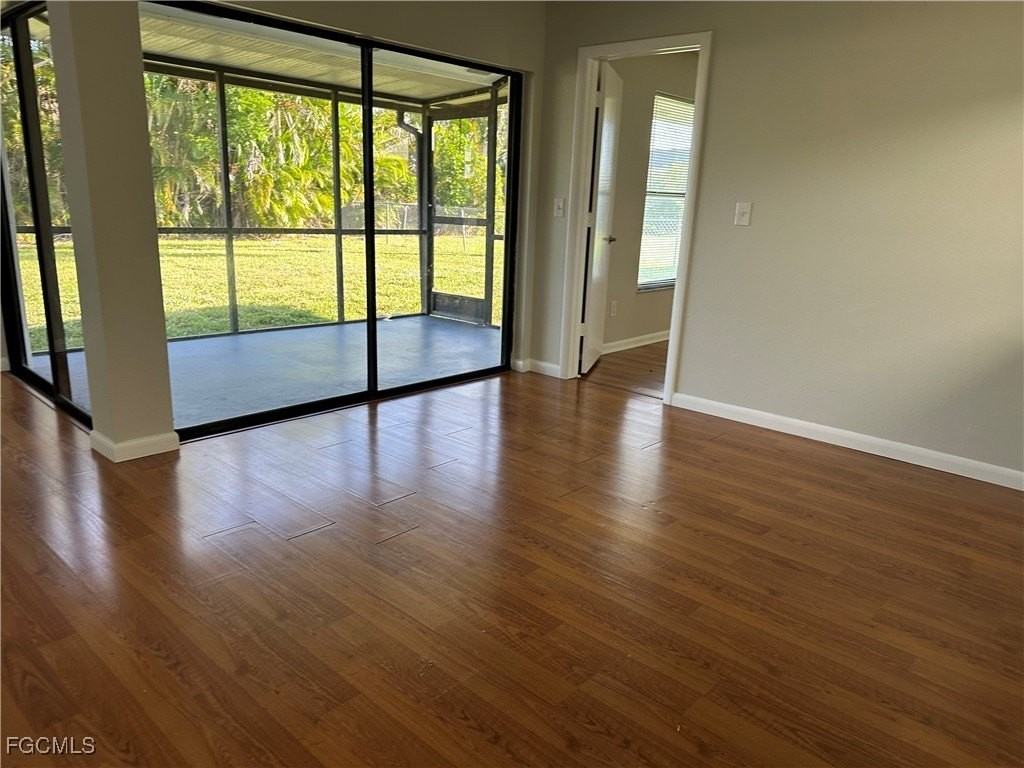 221 Sw 34th Ter - Photo 7 of 18