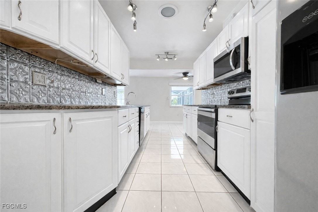 1010 Se 43rd Ter - Photo 3 of 36