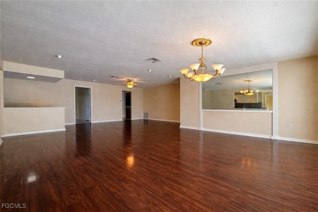 1010 Se 43rd Ter - Photo 6 of 36