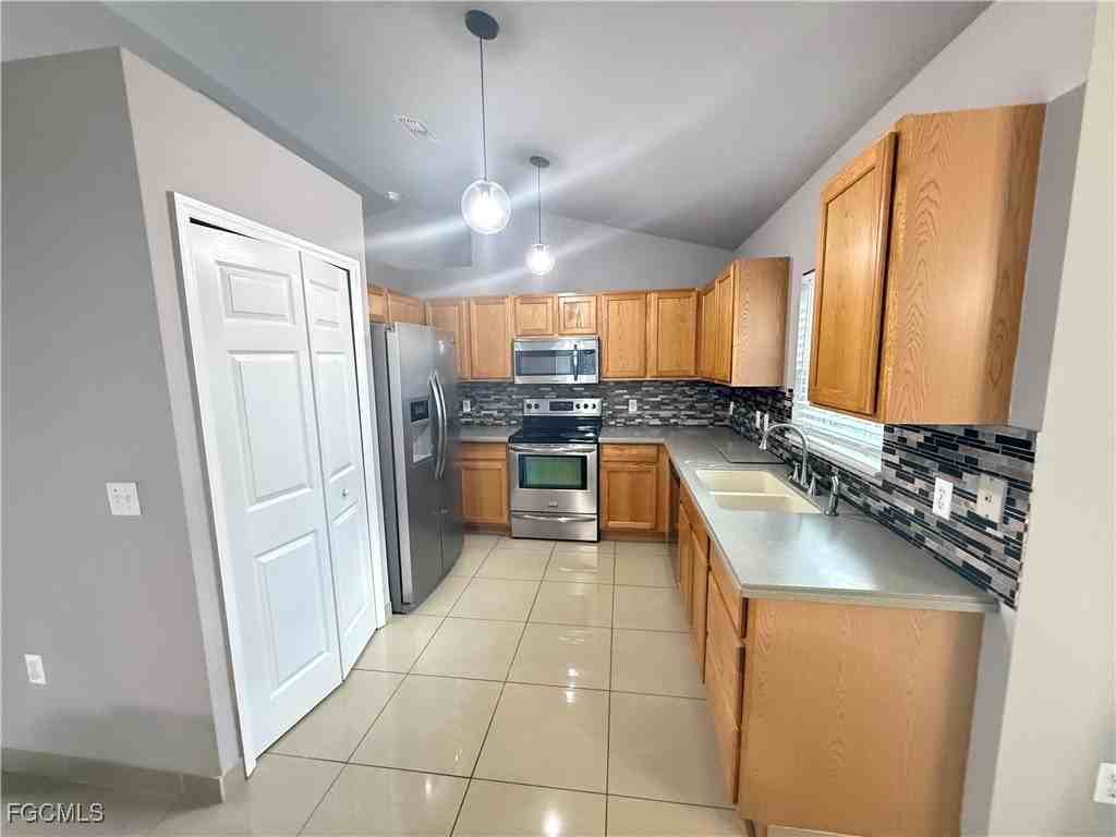 3207 54th St W - Photo 3 of 13