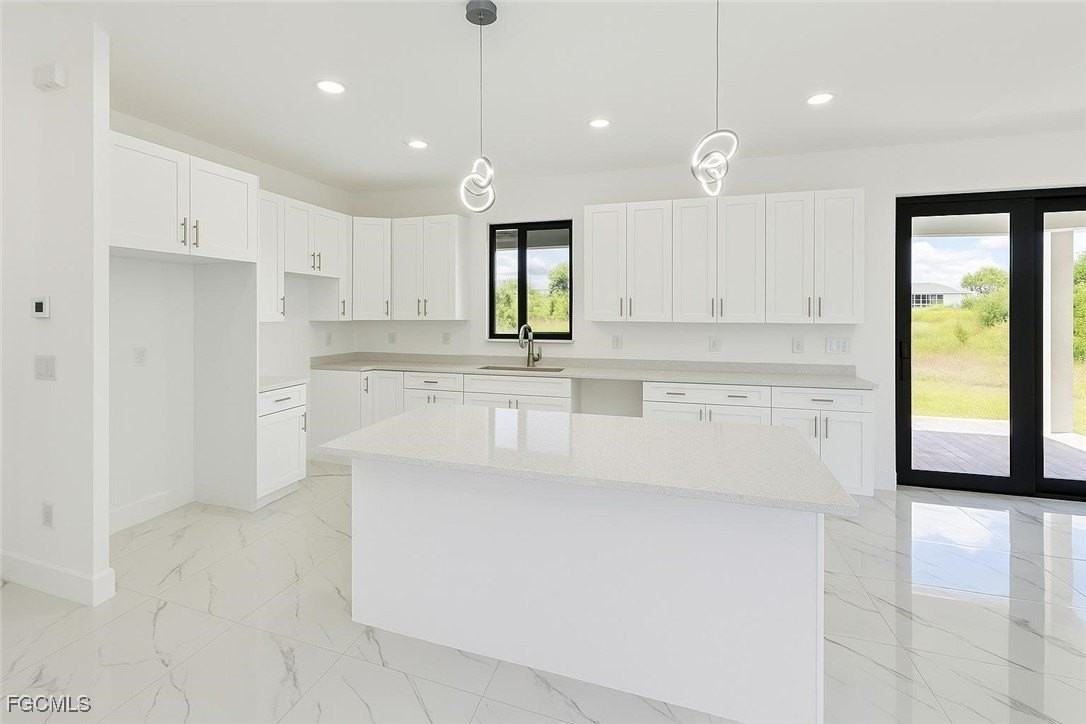 1043 Eisenhower Blvd - Photo 6 of 17