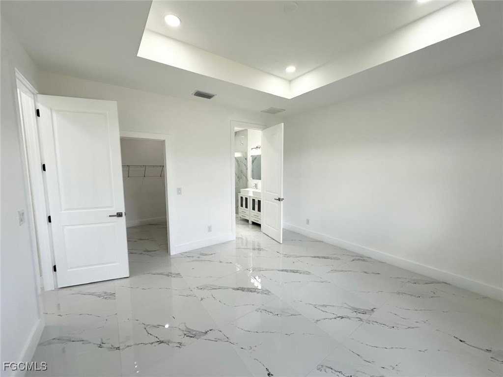 1043 Eisenhower Blvd - Photo 7 of 17