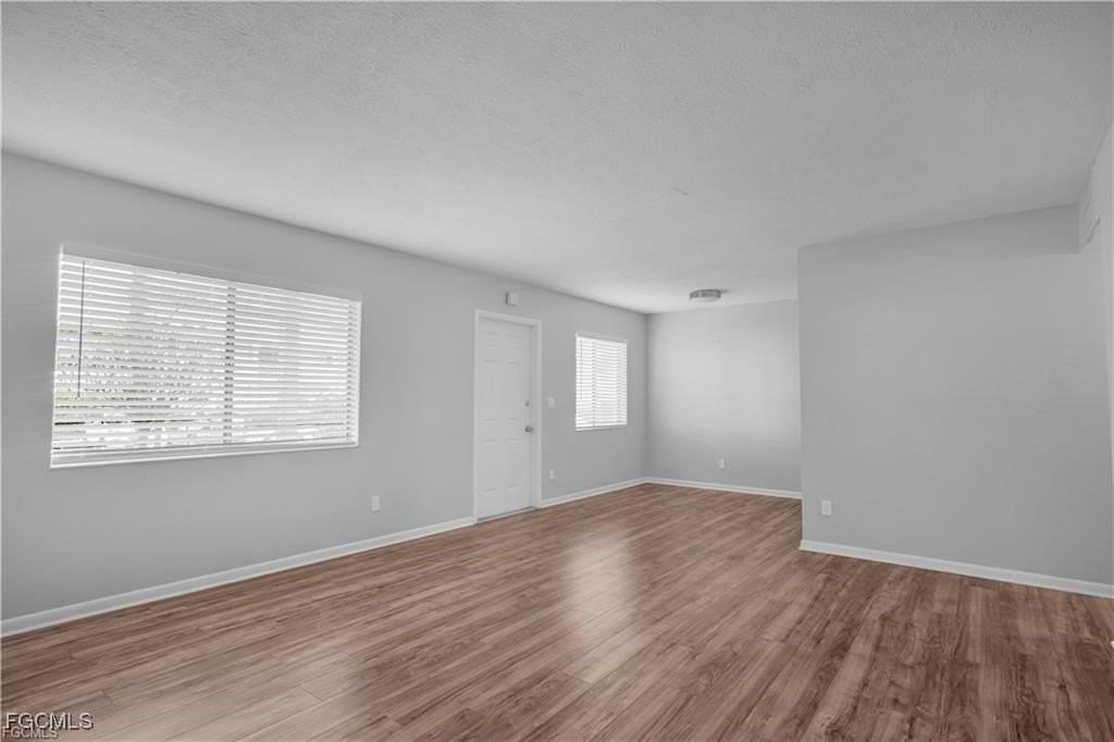 4617 Bayshore Dr Apt H2 #H2 - Photo 5 of 31