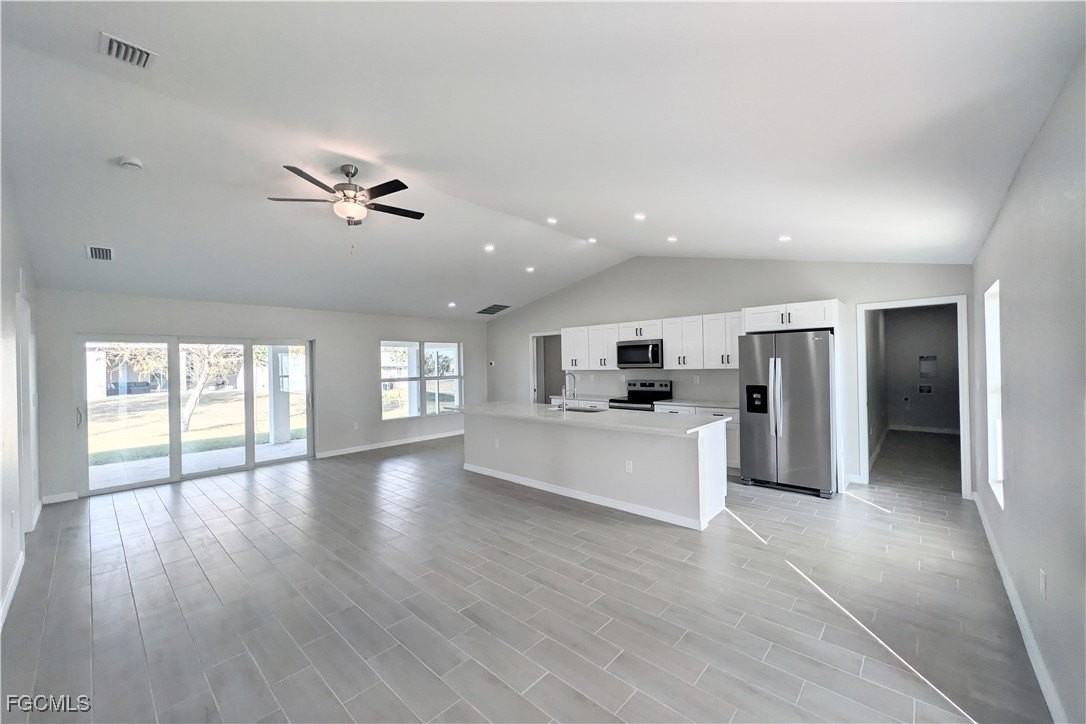 707 Kismet Pkwy E - Photo 6 of 31