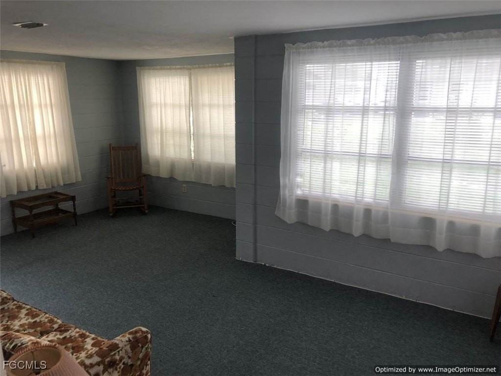 1119 Wesley St W - Photo 5 of 7