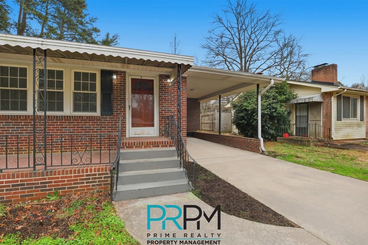 8 Kathryan Ct #1 - Photo 2 of 23