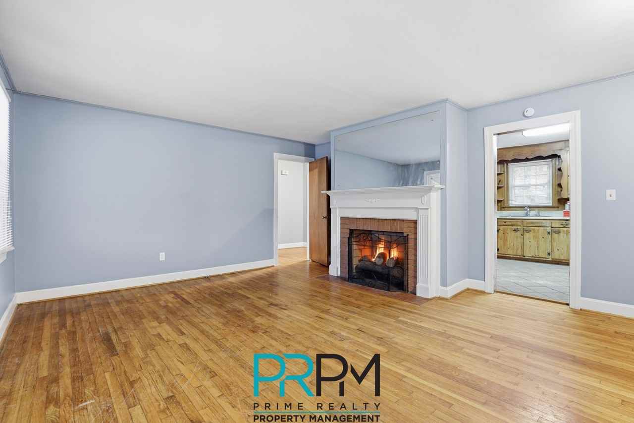 8 Kathryan Ct #1 - Photo 4 of 23