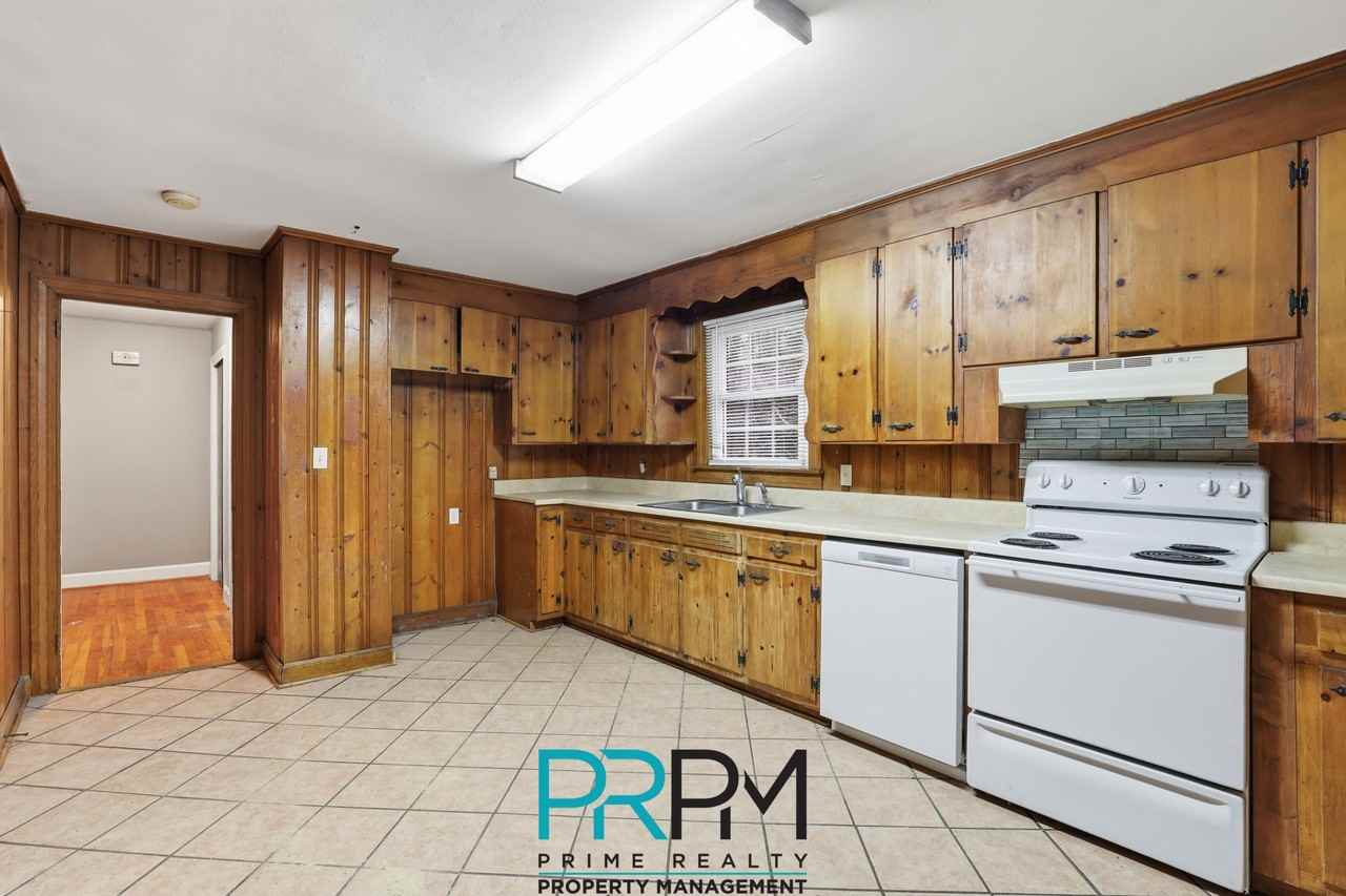 8 Kathryan Ct #1 - Photo 7 of 23