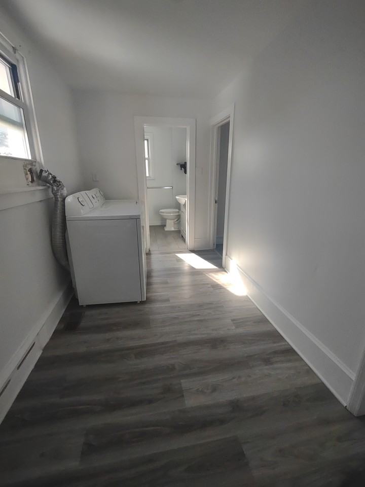 412 New Rd #B - Photo 2 of 10