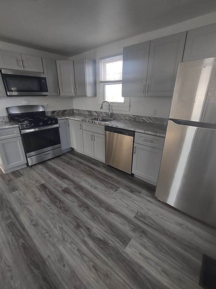 412 New Rd #B - Photo 5 of 10