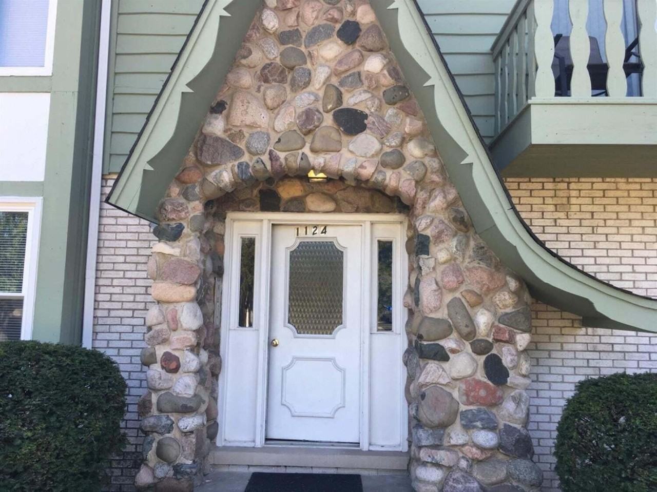 1124 Camellia Dr Apt 3 #3 - Photo 2 of 8