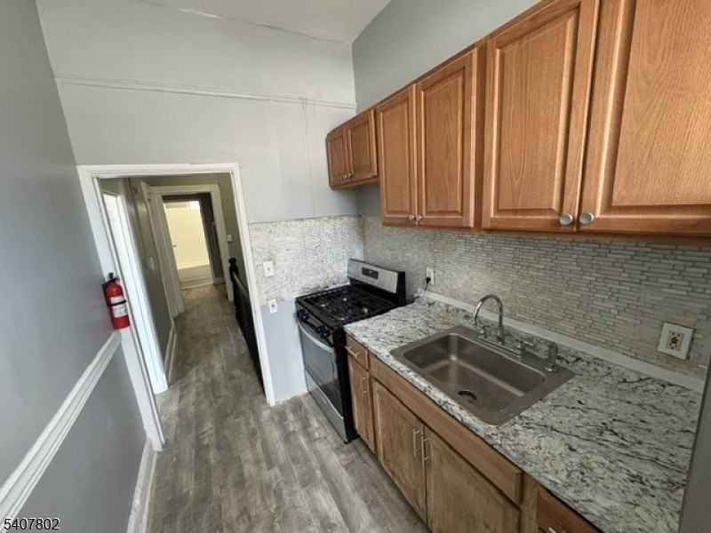 197 North Ave - Photo 2 of 14