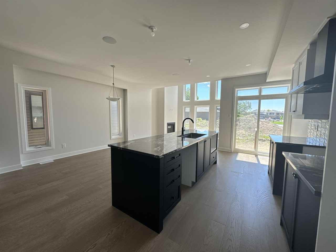 111 Bristol Cres #1 - Photo 4 of 24