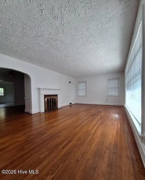 1613 Longwood Dr - Photo 3 of 22