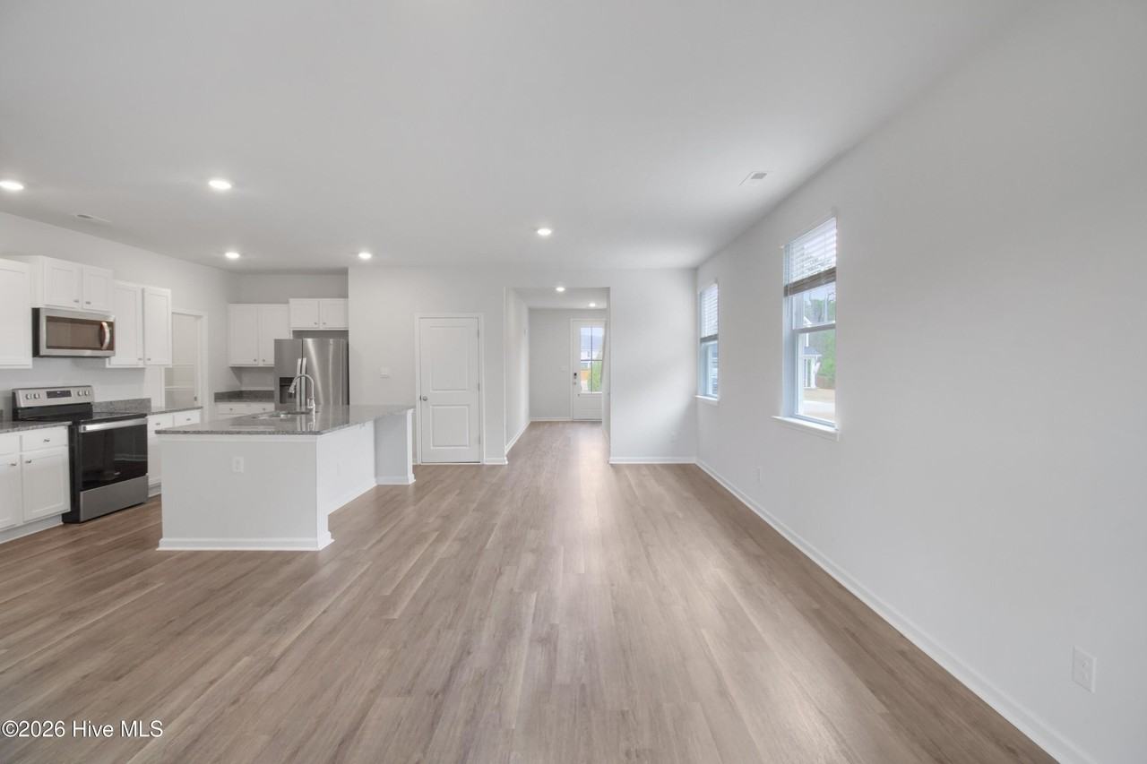 302 Red Cedar Dr - Photo 3 of 14