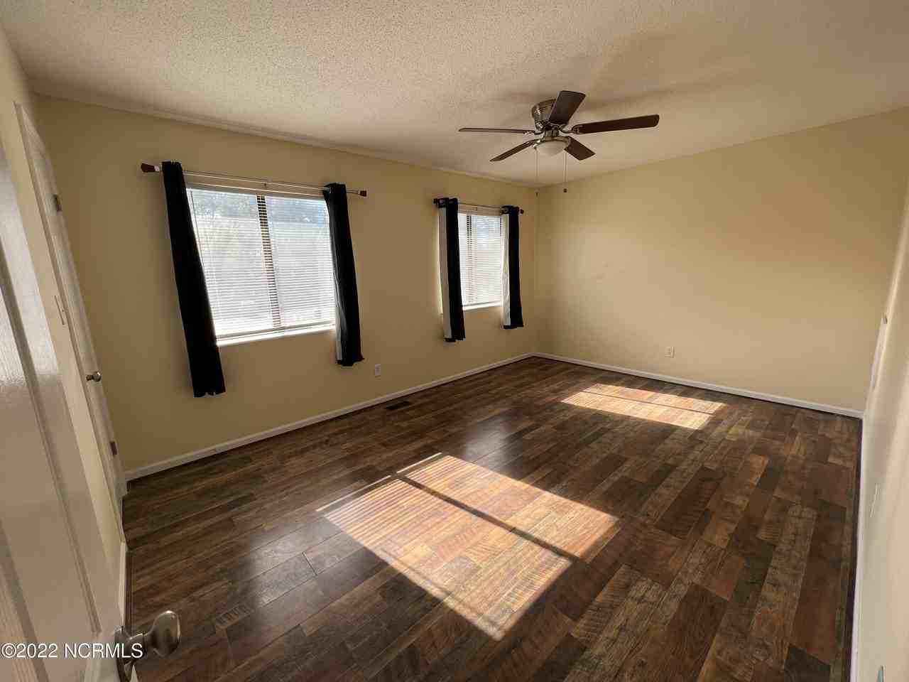 165 Brown Blvd Unit Q #Q - Photo 2 of 21